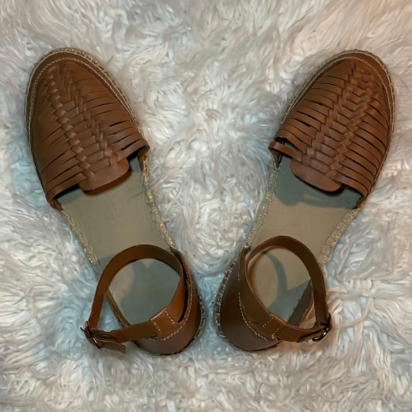 Old Navy Tan Sandals/Espadrille- Size 7 - Picture 8 of 8